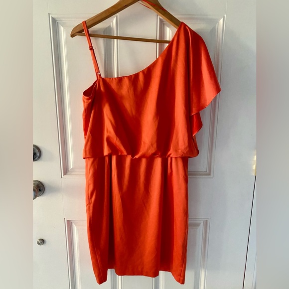 NEW Jessica Simpson one shoulder flutter sleeve dress - Picture 2 of 14